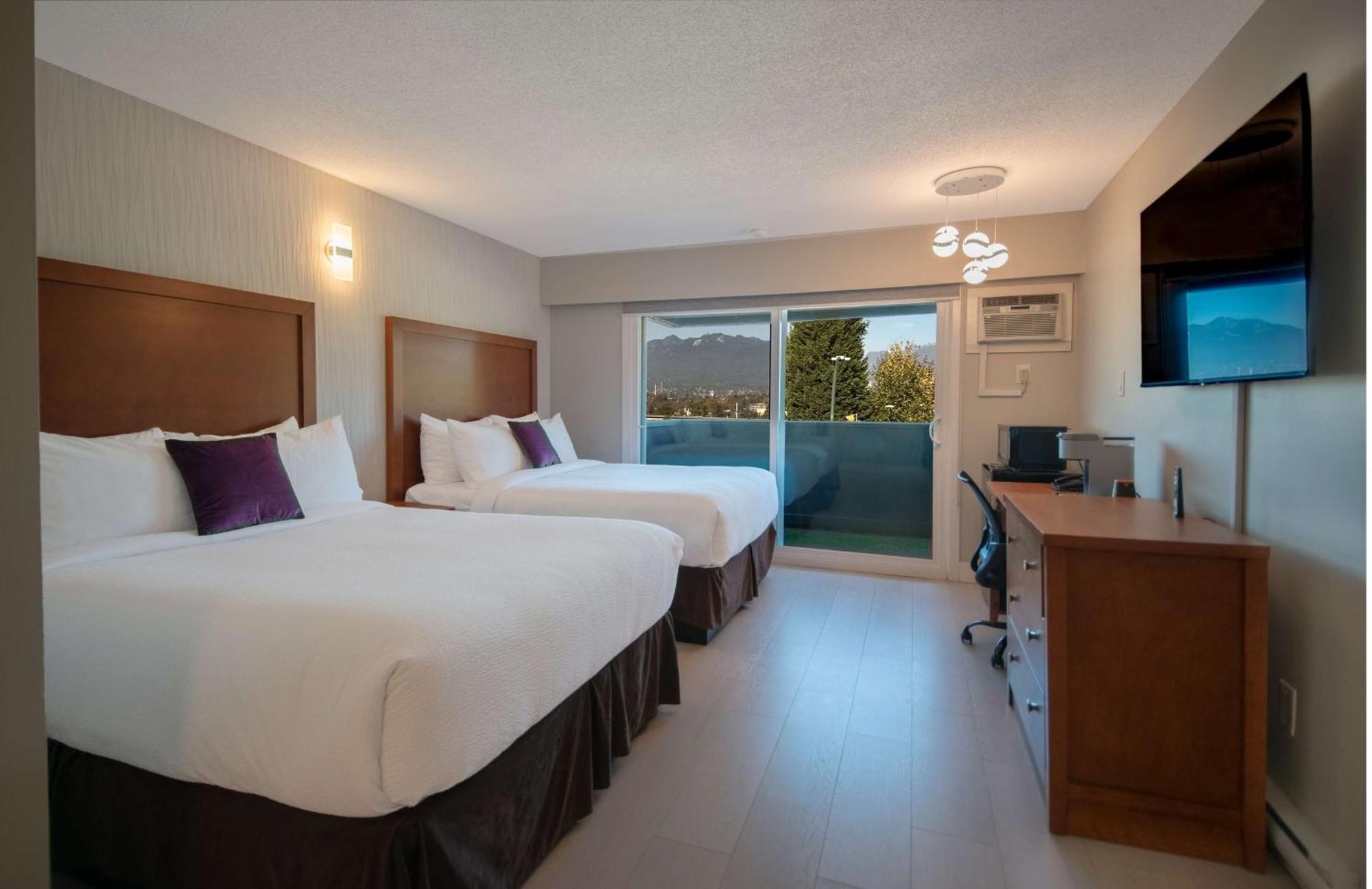 בורנבי Coast Metro Vancouver Hotel מראה חיצוני תמונה