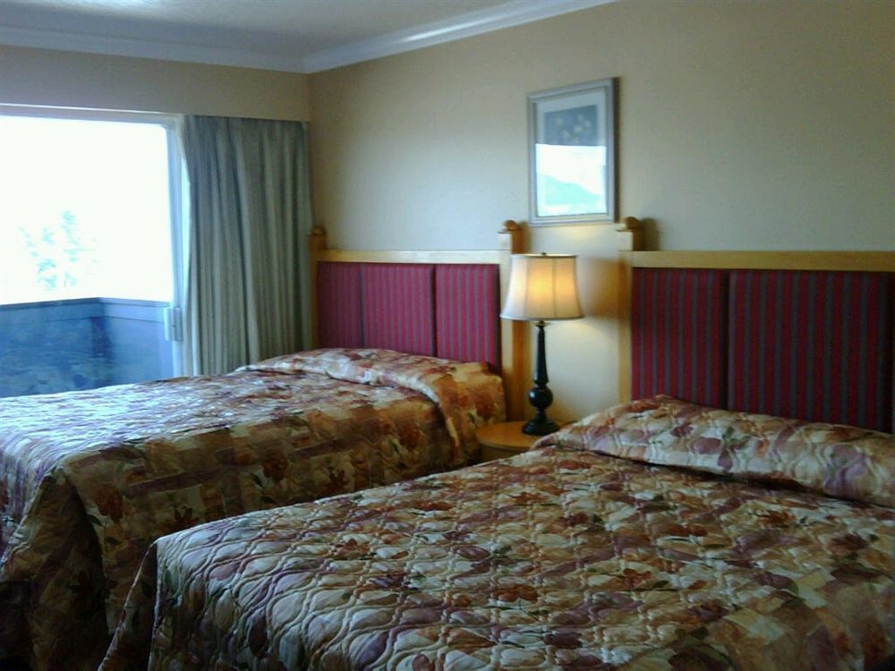 בורנבי Coast Metro Vancouver Hotel מראה חיצוני תמונה
