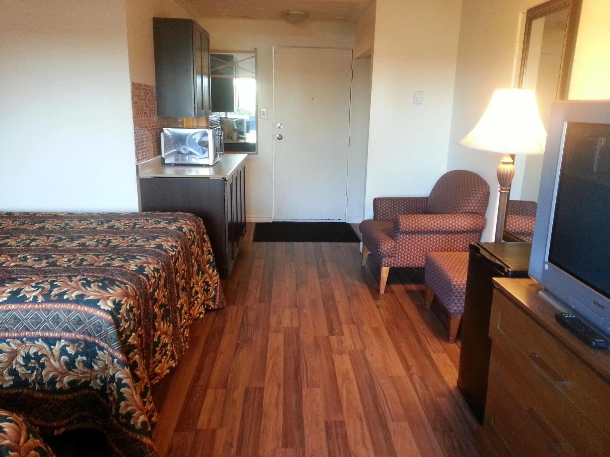 בורנבי Coast Metro Vancouver Hotel מראה חיצוני תמונה